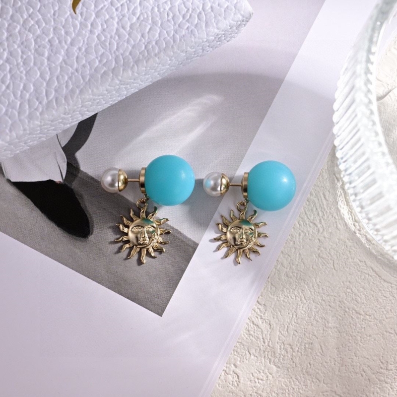 chr1st1an D10r earrings